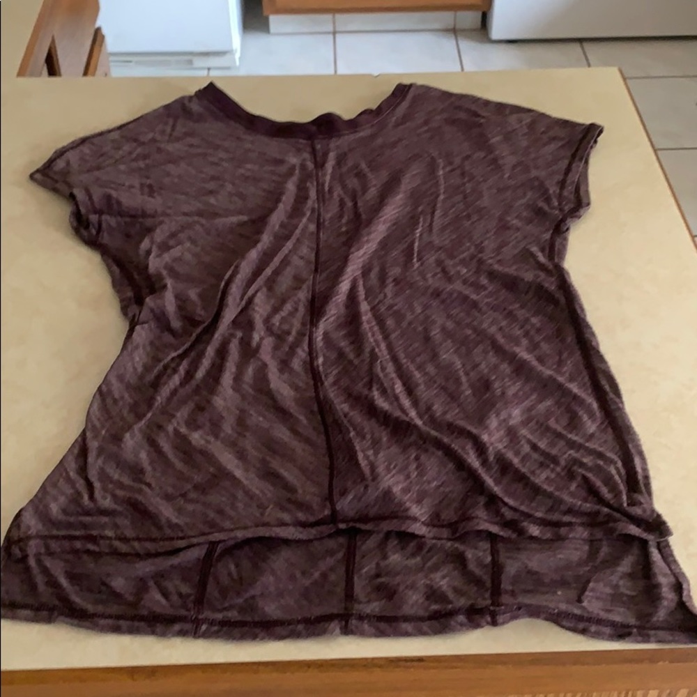 Lululemon t shirt
